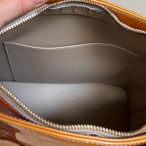 Louis Vuitton Vernis Houston Sholder Bag - Picture 11 of 17